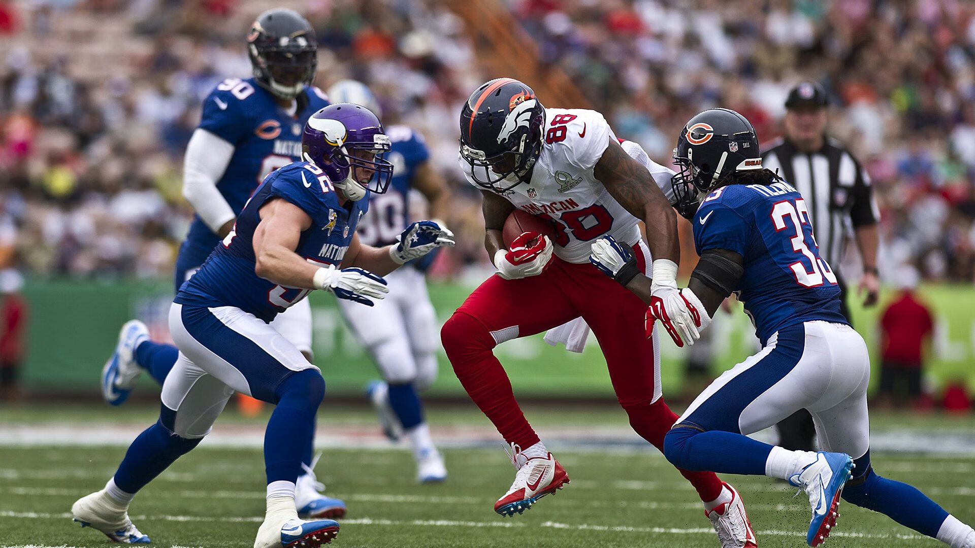 球迷用行动支持主队自发组织远征团形成壮观观赛画面